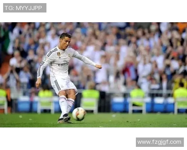 足球明星摆件C罗的魅力与收藏价值探讨